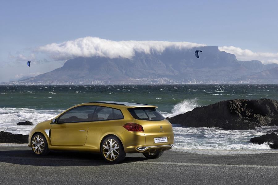  Renault Clio Grand Tour Concept 2007 года  (фото 27 из 44)